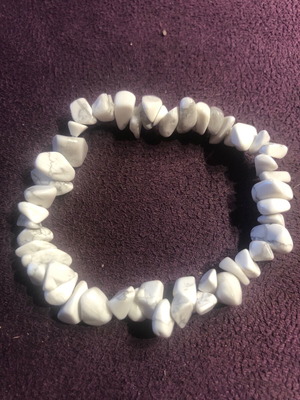 Bracelet with authentic howlite stone