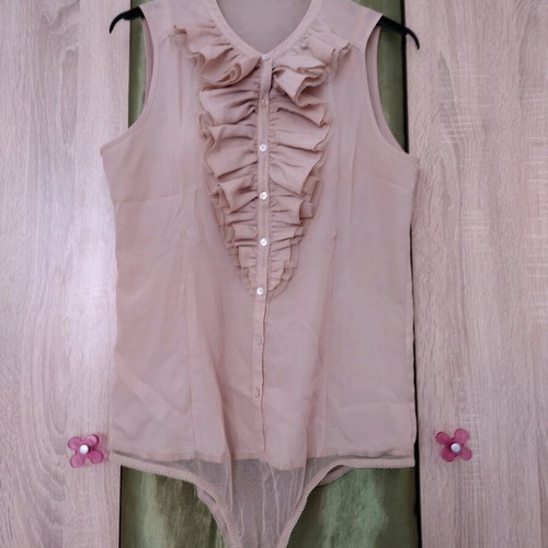 Body flowing beige size M like new