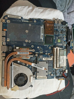 OEM Laptop Motherboard with AMD Processor and Cooling Fan for Toshiba Satellite C850 C855 L8