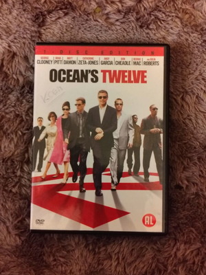 Ocean's Twelve DVD used with English subtitles, action
