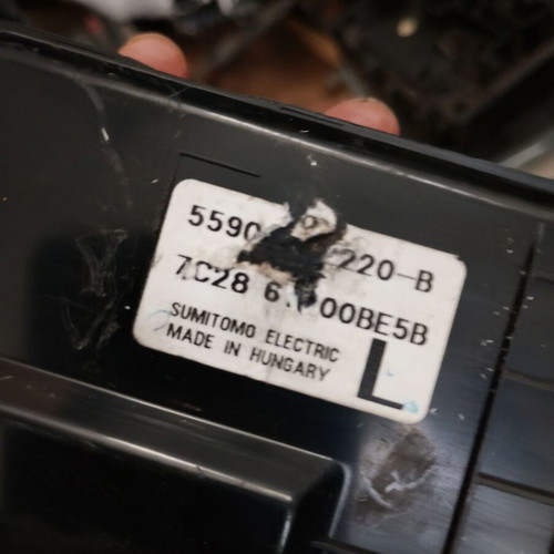 Toyota Auris climate control panel used 55900-02220-B