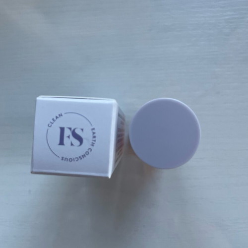 Small Beauty Box 2 new with Fenty Beauty Lip Oil and Sleep Mask