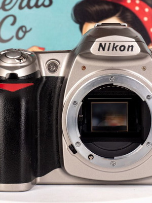 Nikon D50 DSLR camera used, silver with battery and charger