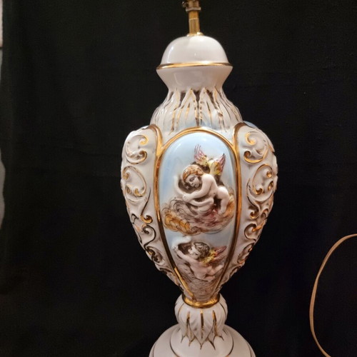 Capodimonte porcelain table lamp used