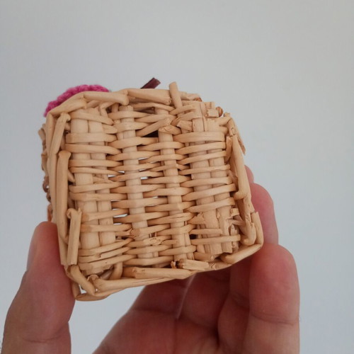 Handmade woven straw basket for gift or jewelry packaging