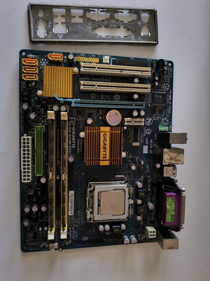 Gigabyte LGA775 motherboard with Intel Core 2 Quad Q9400 and 4GB DDR2 RAM like new