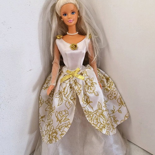 Barbie 1998 used, beautiful bride