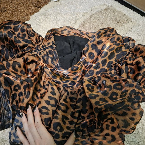 Fluffy cheetah print skirt new, size M, black and brown