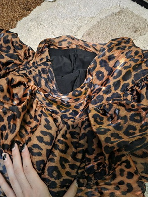 Fluffy cheetah print skirt new, size M, black and brown