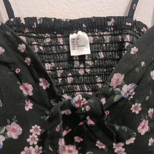 Floral top like new, summer crop top size M