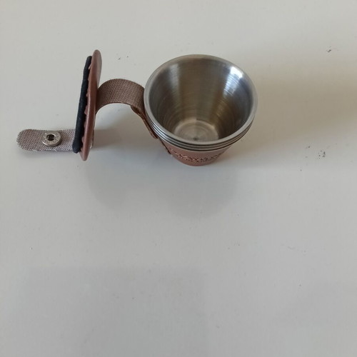 Whisky cups in DEWAR'S White Label case like new