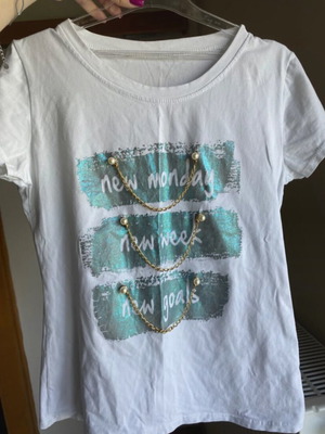 T shirt like new with gold details, one size, white and turquoise