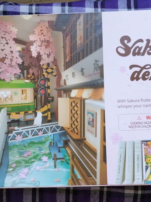Rolife Sakura Densya DIY Book Nook Kit with LED lights