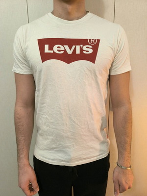 Αντρική μπλούζα Levi's μεταχειρισμένη, μέγεθος M, άσπρη