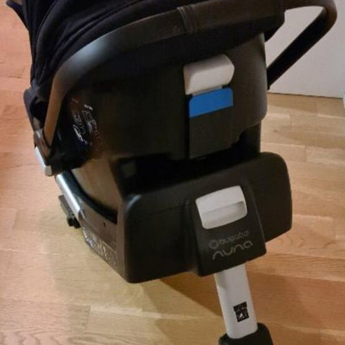 Bugaboo Turtle by Nuna baby car seat with ISOFIX base used