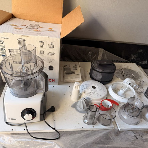 Bosch Food Processor 1250W with 3.9lt Bowl like new