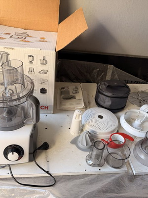 Bosch Food Processor 1250W with 3.9lt Bowl like new