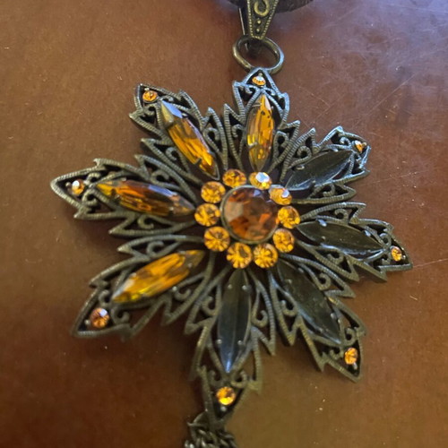 Long necklace like new, about 35 cm length, silver color