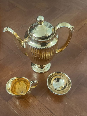 Τσαγιέρα τρίο Royal Winton vintage με μικρό ξεθώριασμα στο χρυσό