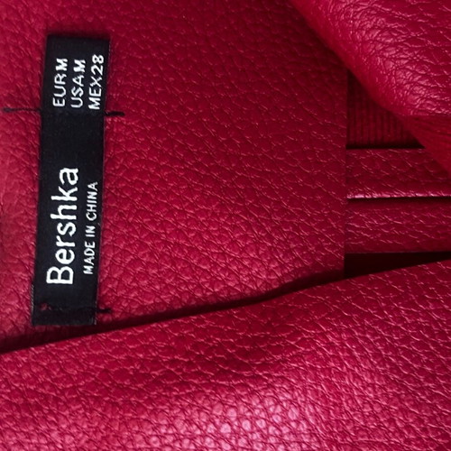 Bershka red skirt like new with leatherette zipper size M