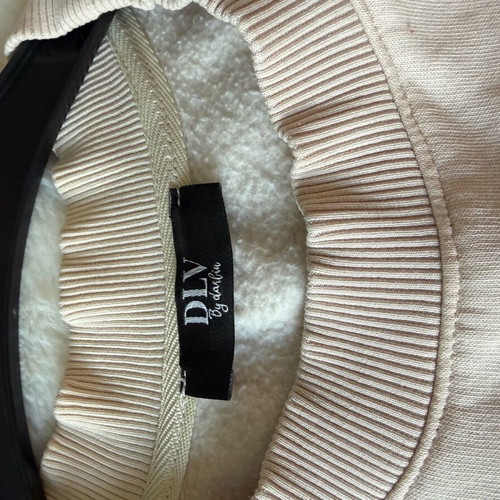 DLV tracksuit set beige like new