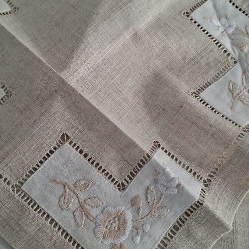 Linen hand doily set with embroidery new