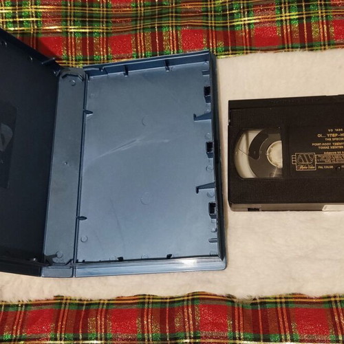 The Specials 2000 VHS like new, comedy action adventure with subtitles