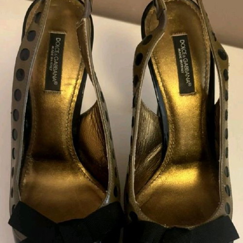 Vintage Dolce &Gabanna shoes used beige patent leather with black size 37.5