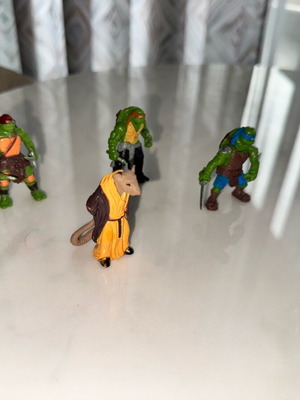 Teenage Mutant Ninja Turtles collection like new without marks