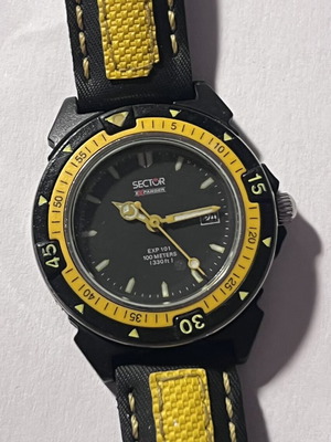 Sector ladies watch 31mm like new, black and yellow