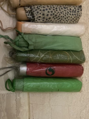 Umbrellas with plastic handle set of 6 new