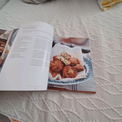 Cookbook set recipes from around the world 10 volumes like new