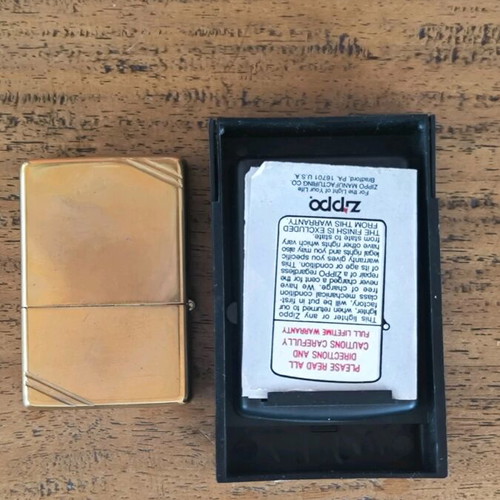Zippo lighter like new in excellent condition