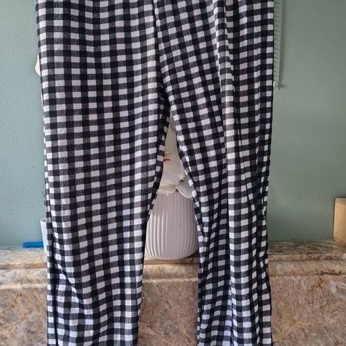 Checked black pants like new, size M/L