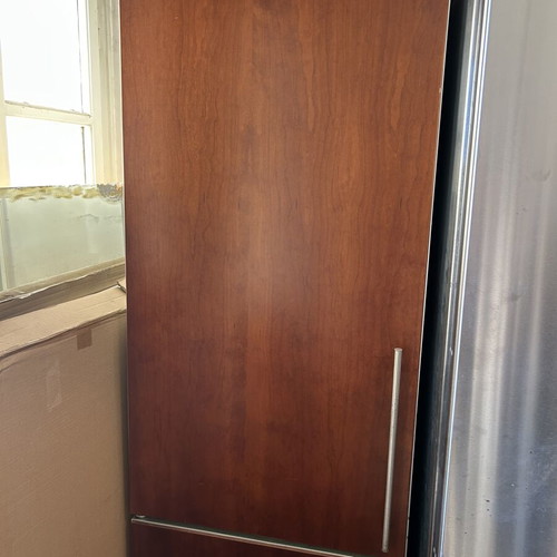 Miele refrigerator used with 2 motors, no freezer drawers