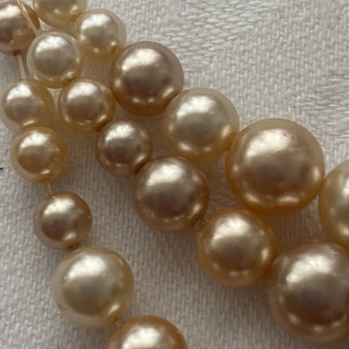 Elegant pearl necklace pink-gold, like new, 3 strands, 50 cm