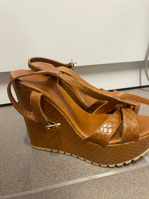 Platform shoes like new, size 39, beige