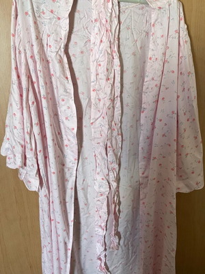 Oysho maternity robe like new medium/large multicolor with flowers