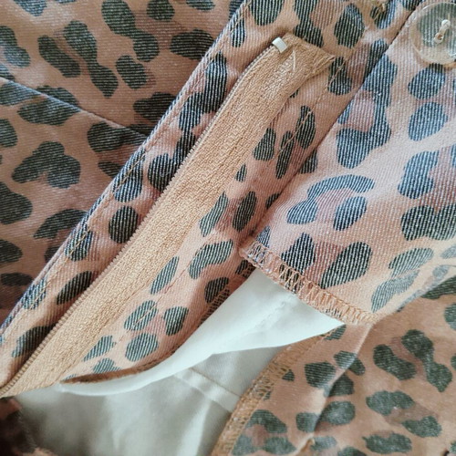 Leopard pants large fitted like new, beige and brown