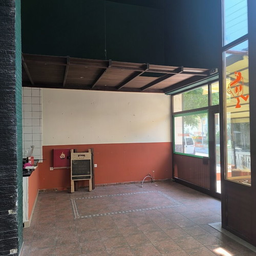 Corner Commercial Space in Nea Krini Thessaloniki with Outdoor Courtyard