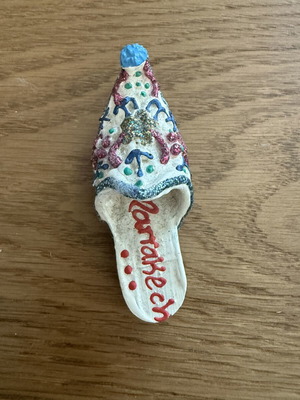 Magnet from Morocco with traditional tsarouhi design