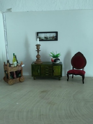 Dollhouse living room set like new, 6 wooden pieces