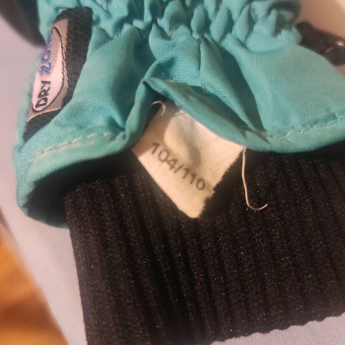 Snow gloves like new