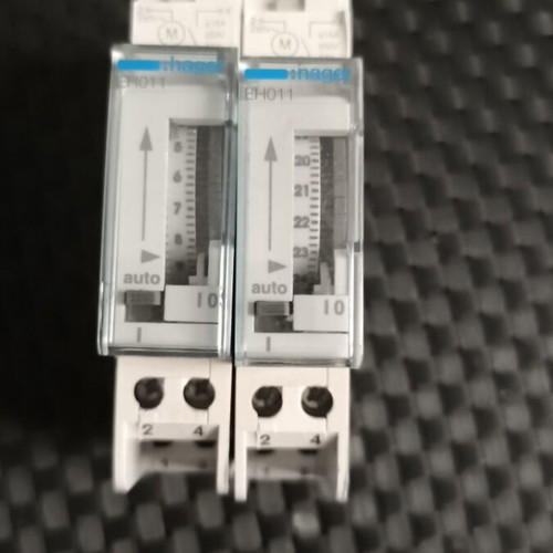 Hager EH011 rail timer with backup