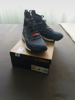 Αθλητικά ανδρικά Adidas Terrex Free Hiker 2 καινούργια, μέγεθος 42.5