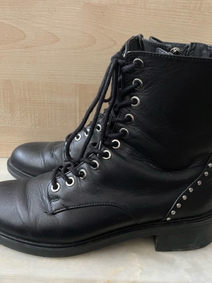 Zara women's black leather boots like new