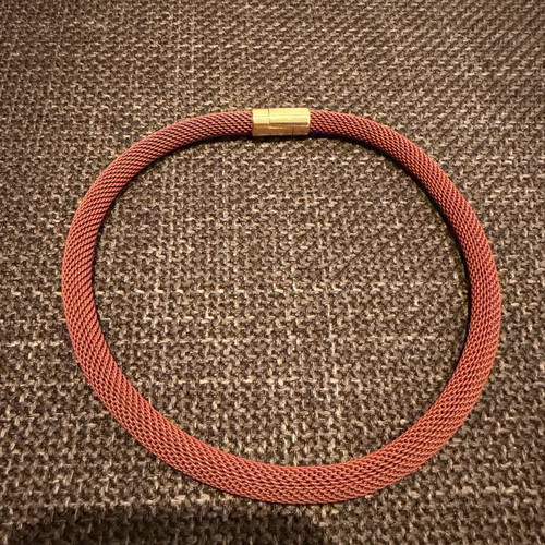 Folli Follie necklace burgundy like new