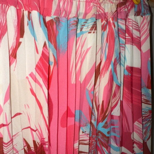 Floral pleated skirt like new in excellent condition