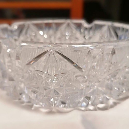 Crystal round ashtray like new