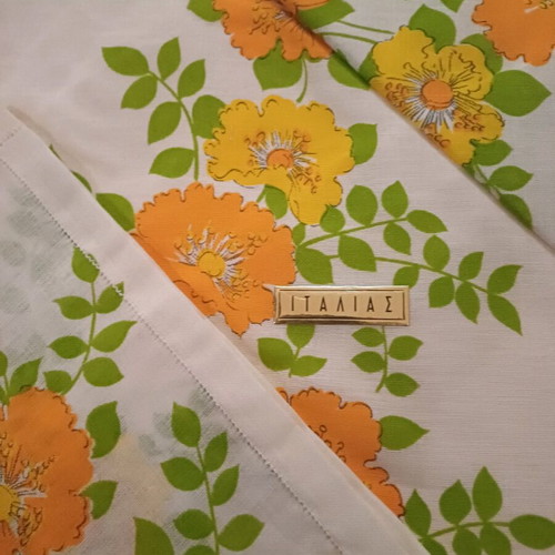 Table linens set of 3 new with napkins, 100% cotton Italy